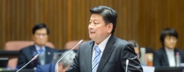 傅崐萁聲援脫口秀演員黃逸豪：民主容得下嘲諷，絕不容許暴力與謊言